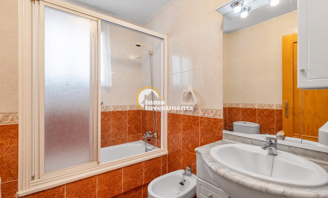 Resale - Apartment - Torrevieja - Torrevieja Centre