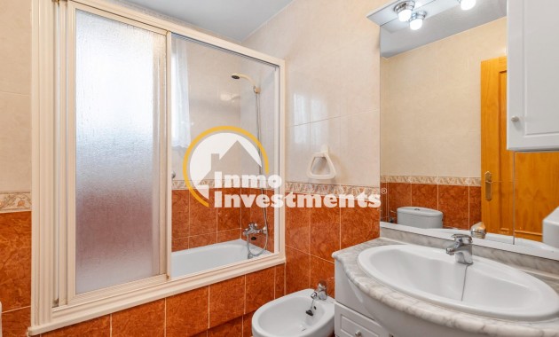 Resale - Apartment - Torrevieja - Torrevieja Centre
