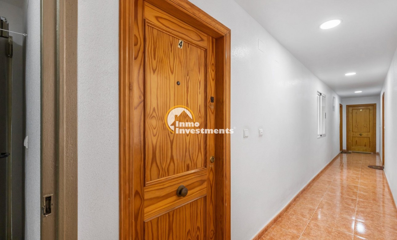 Resale - Apartment - Torrevieja - Torrevieja Centre