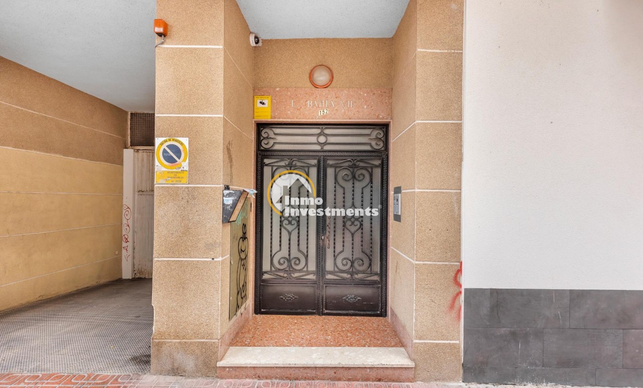 Resale - Apartment - Torrevieja - Torrevieja Centre