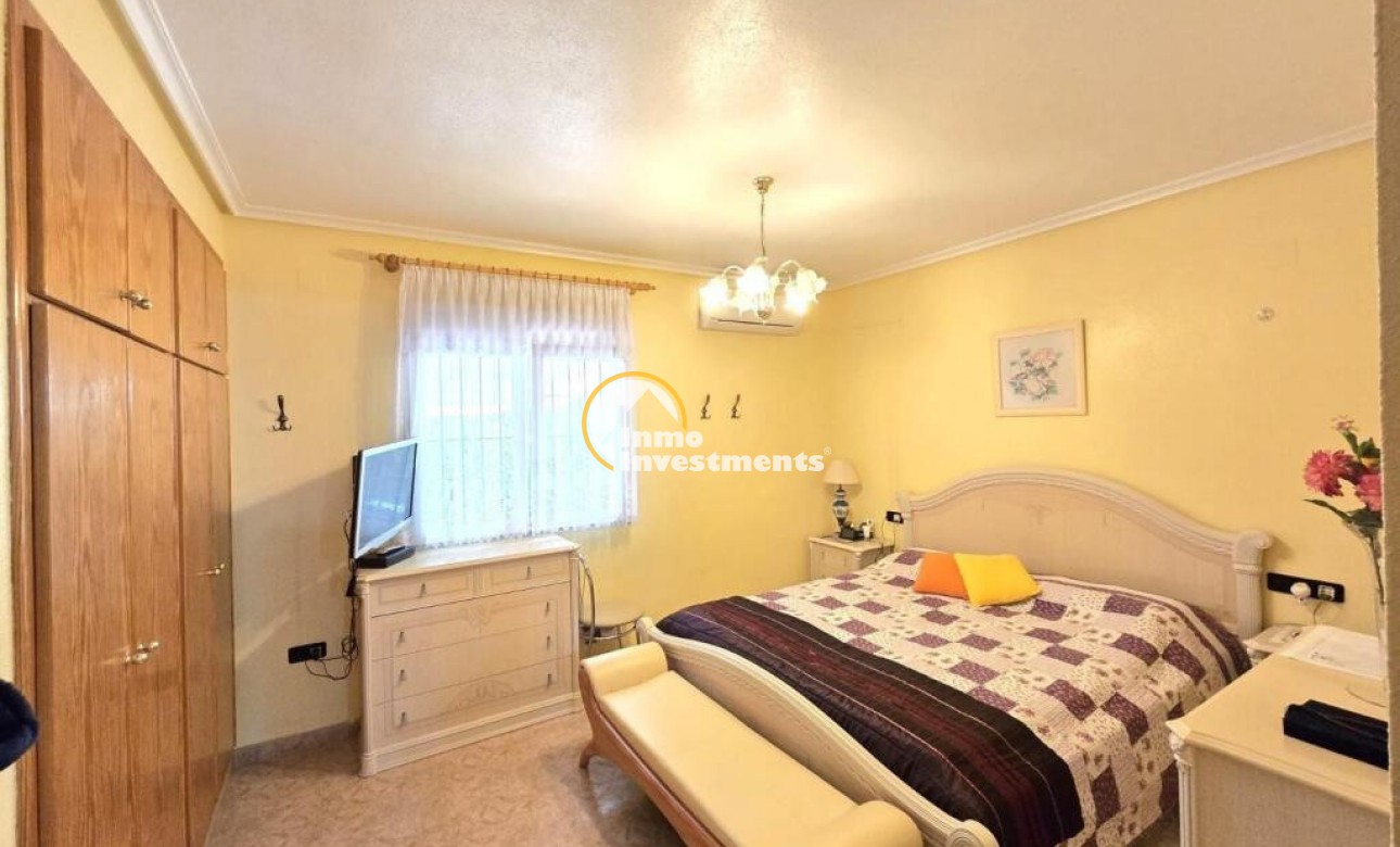 Resale - Villa - Playa Flamenca