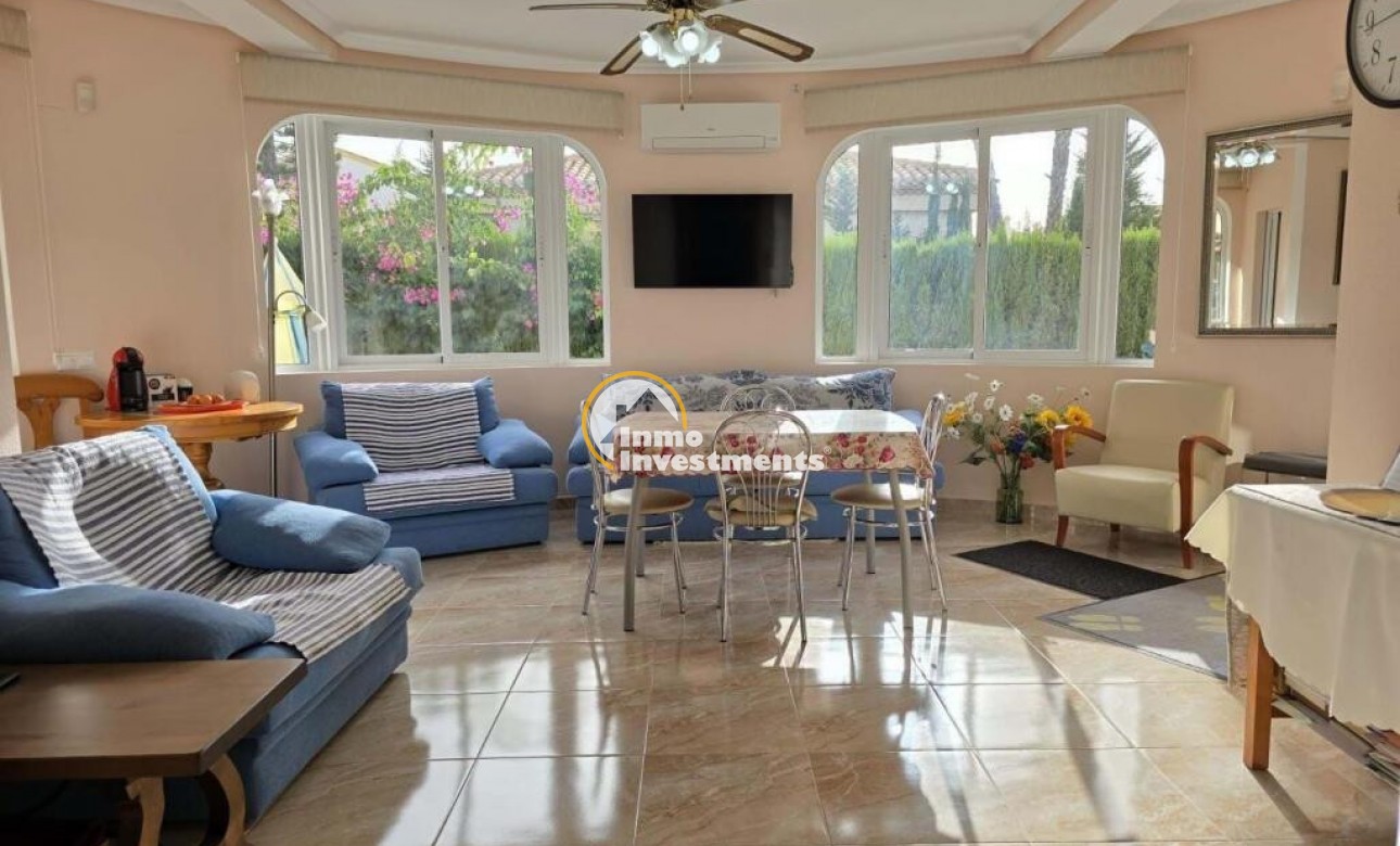 Resale - Villa - Playa Flamenca