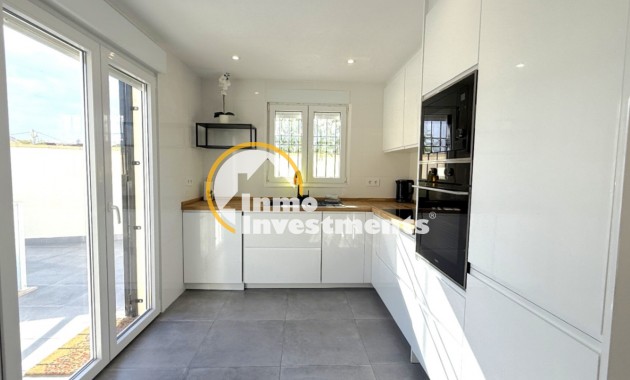 Resale - Semi detached villa - Playa Flamenca