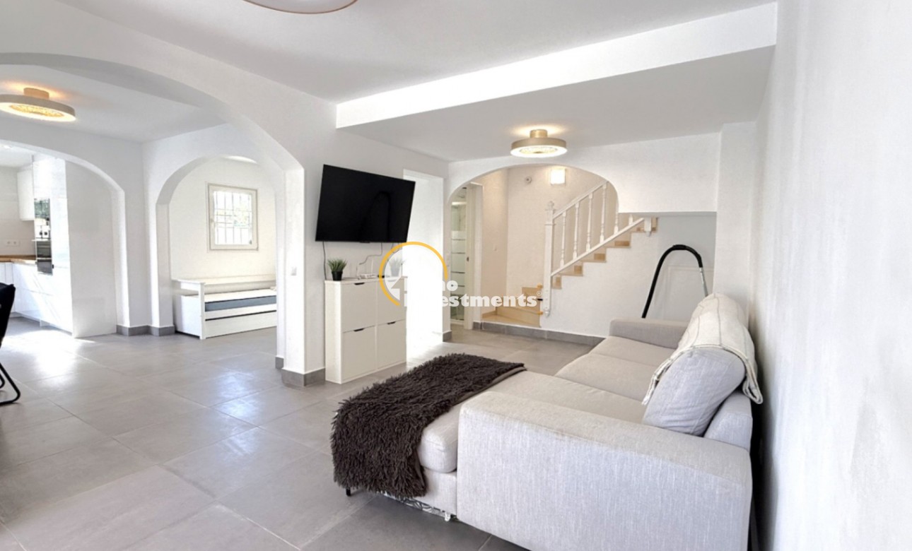 Resale - Semi detached villa - Playa Flamenca