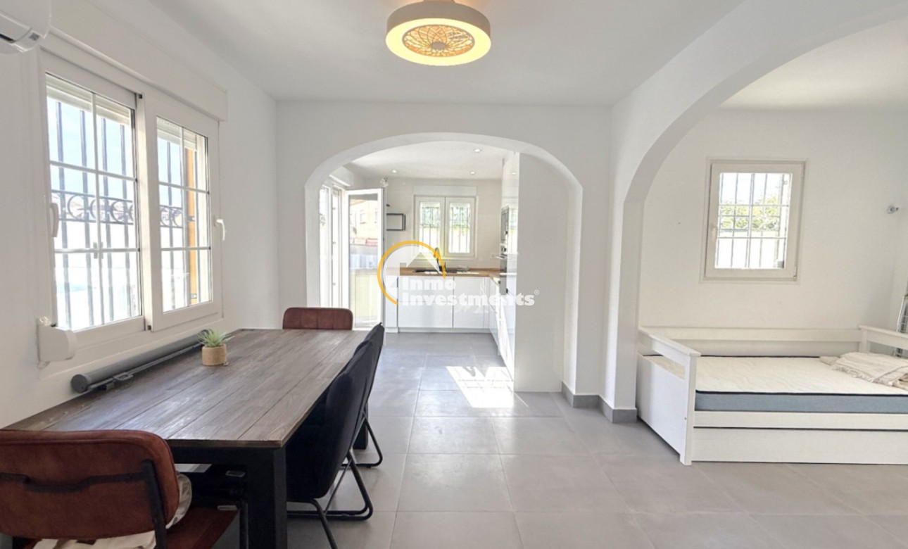 Resale - Semi detached villa - Playa Flamenca