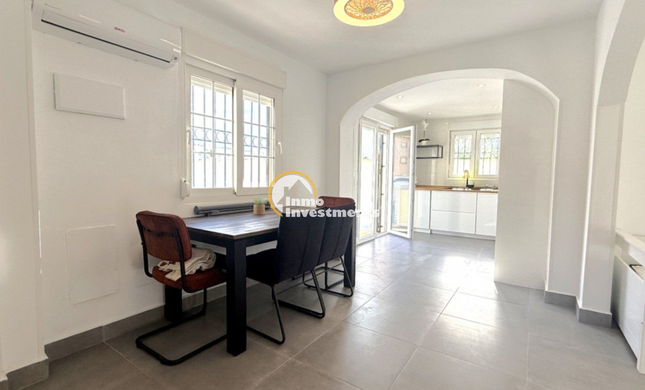 Resale - Semi detached villa - Playa Flamenca