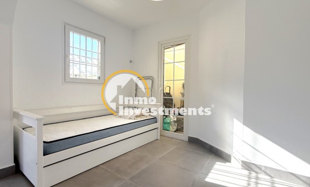 Resale - Semi detached villa - Playa Flamenca