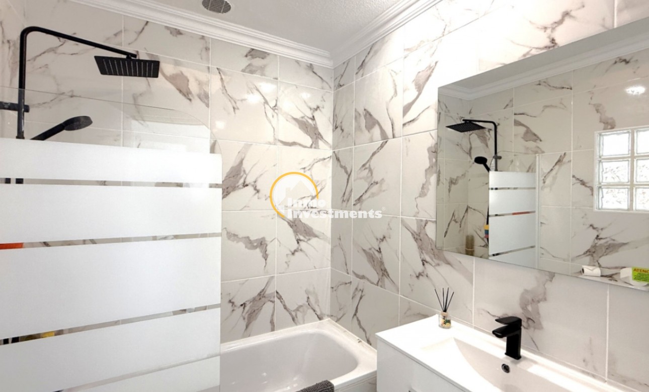 Resale - Semi detached villa - Playa Flamenca