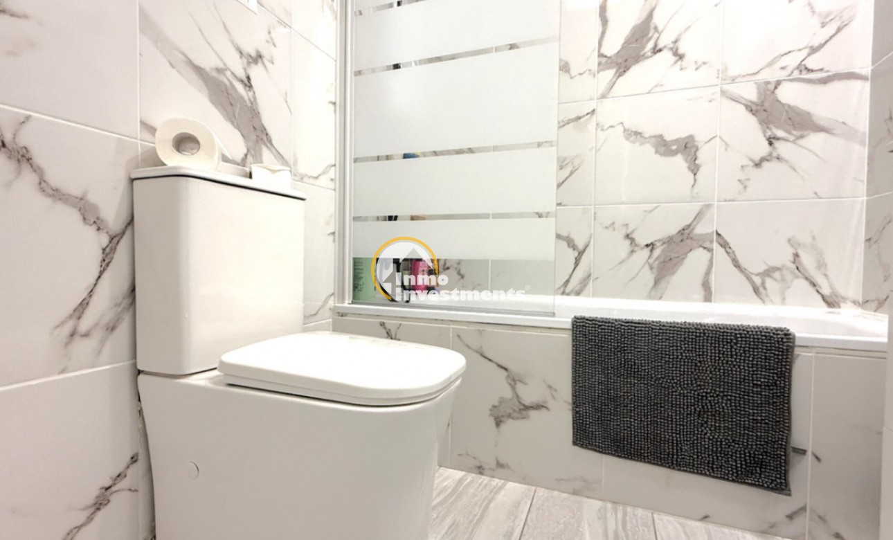 Resale - Semi detached villa - Playa Flamenca