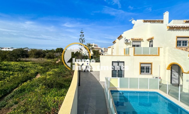 Resale - Semi detached villa - Playa Flamenca