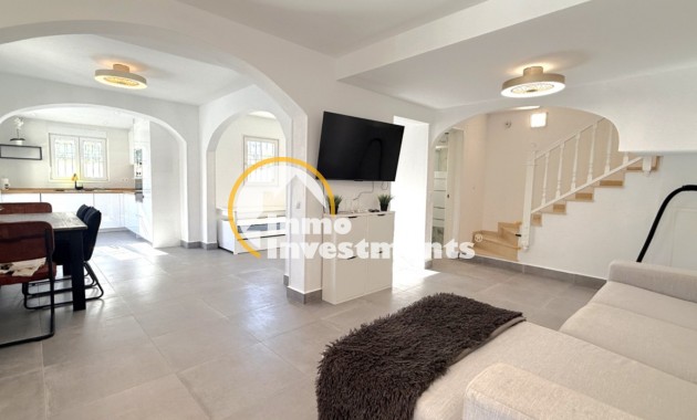 Resale - Semi detached villa - Playa Flamenca