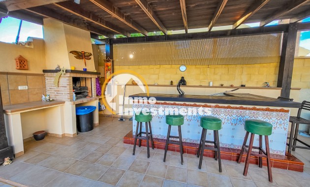 Resale - Villa - Playa Flamenca - Beachside