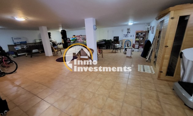 Resale - Villa - Playa Flamenca - Beachside