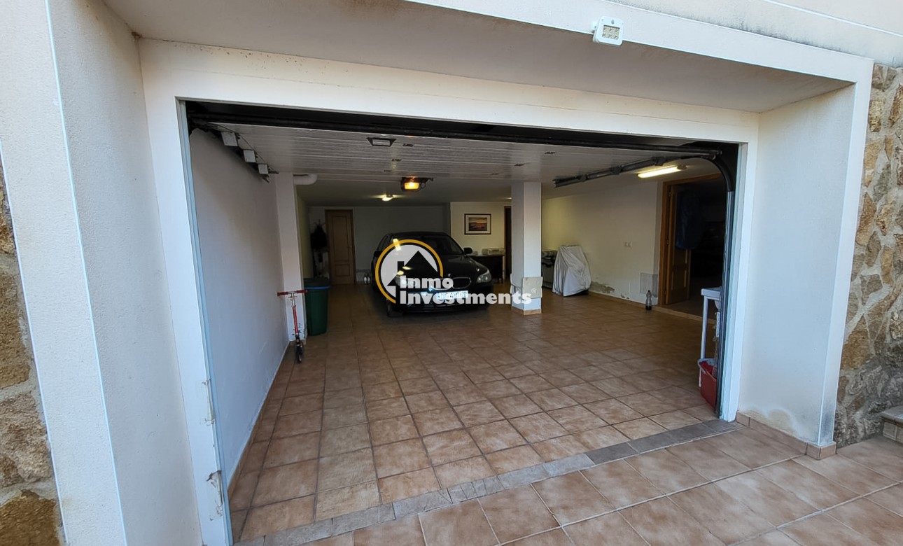 Resale - Villa - Playa Flamenca - Beachside