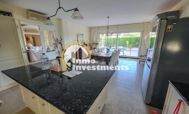 Resale - Villa - Playa Flamenca - Beachside