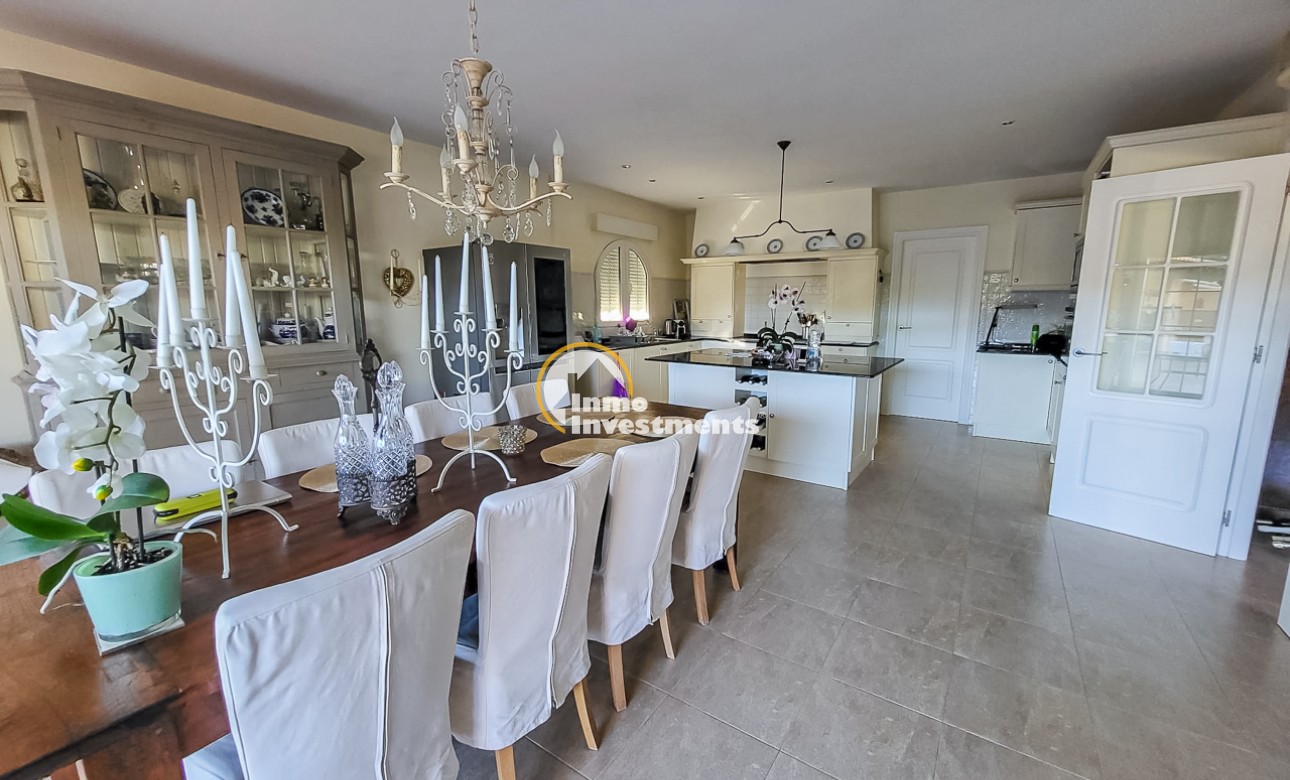 Resale - Villa - Playa Flamenca - Beachside