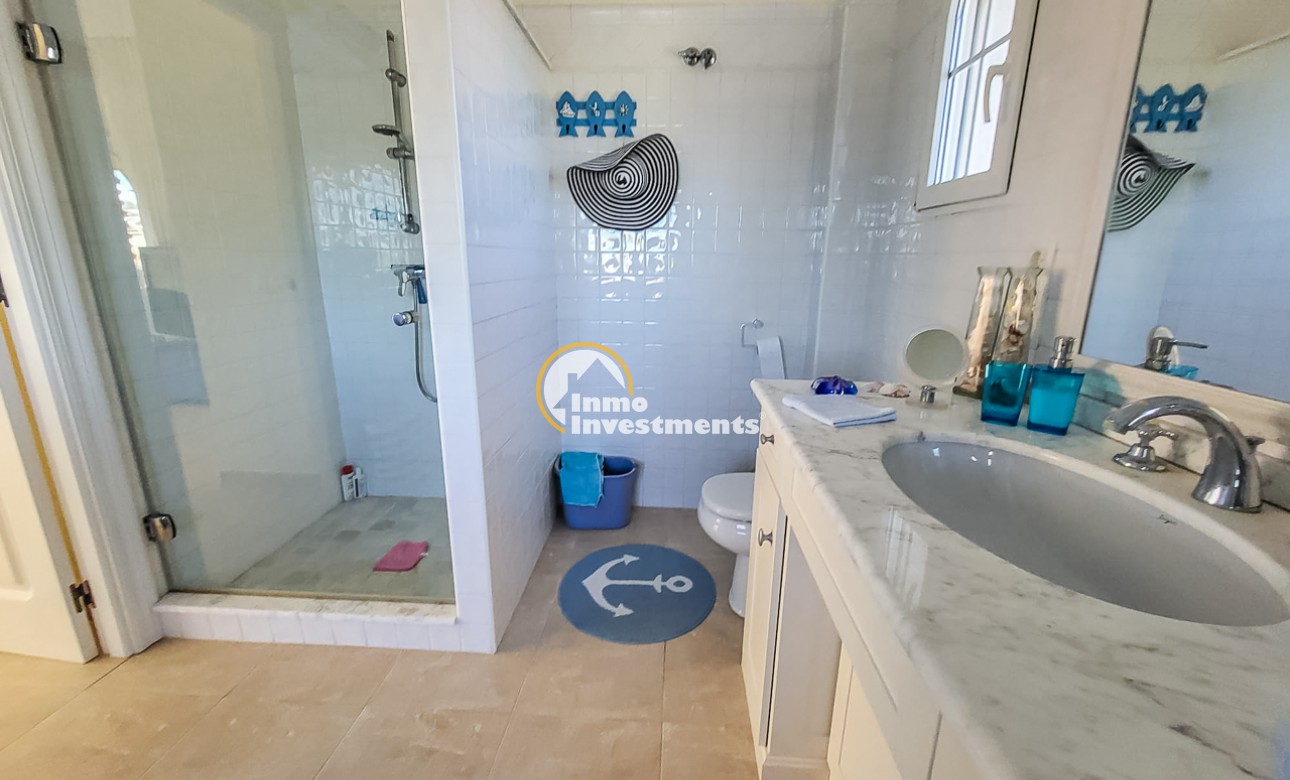 Resale - Villa - Playa Flamenca - Beachside