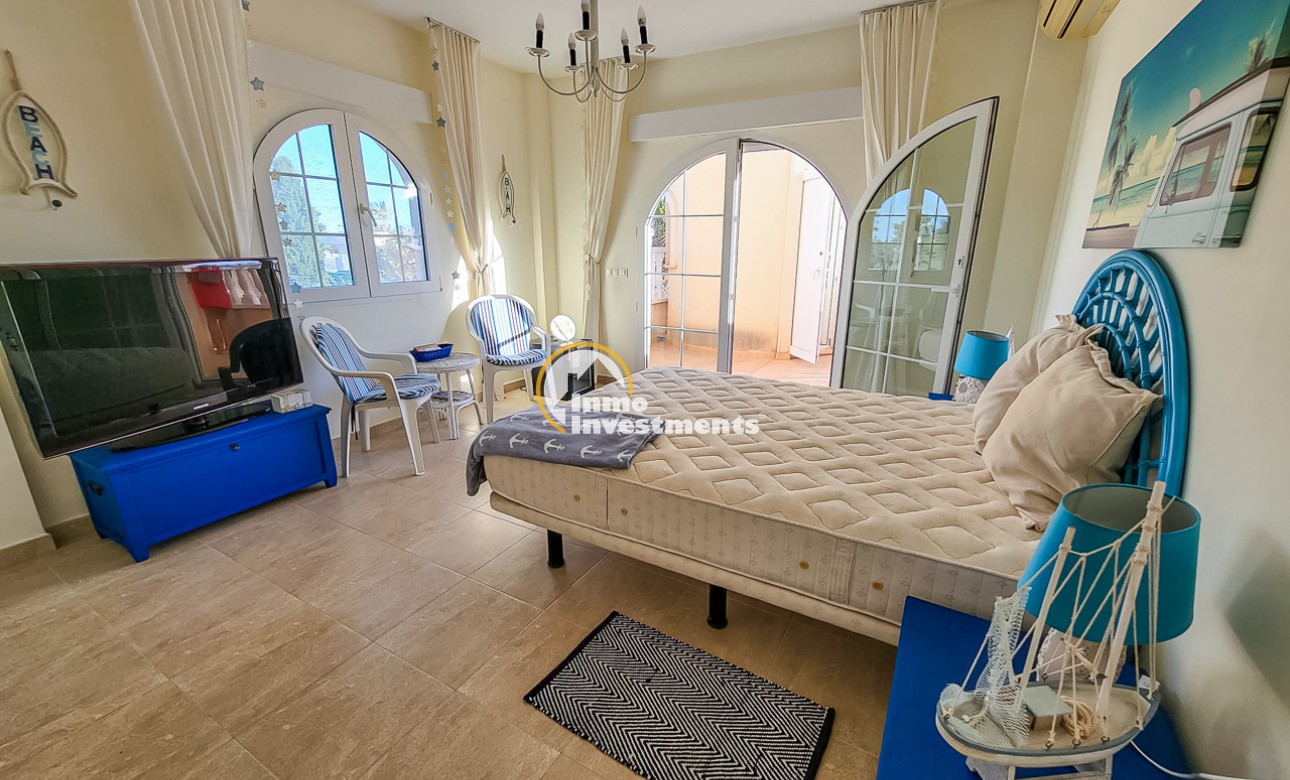 Resale - Villa - Playa Flamenca - Beachside