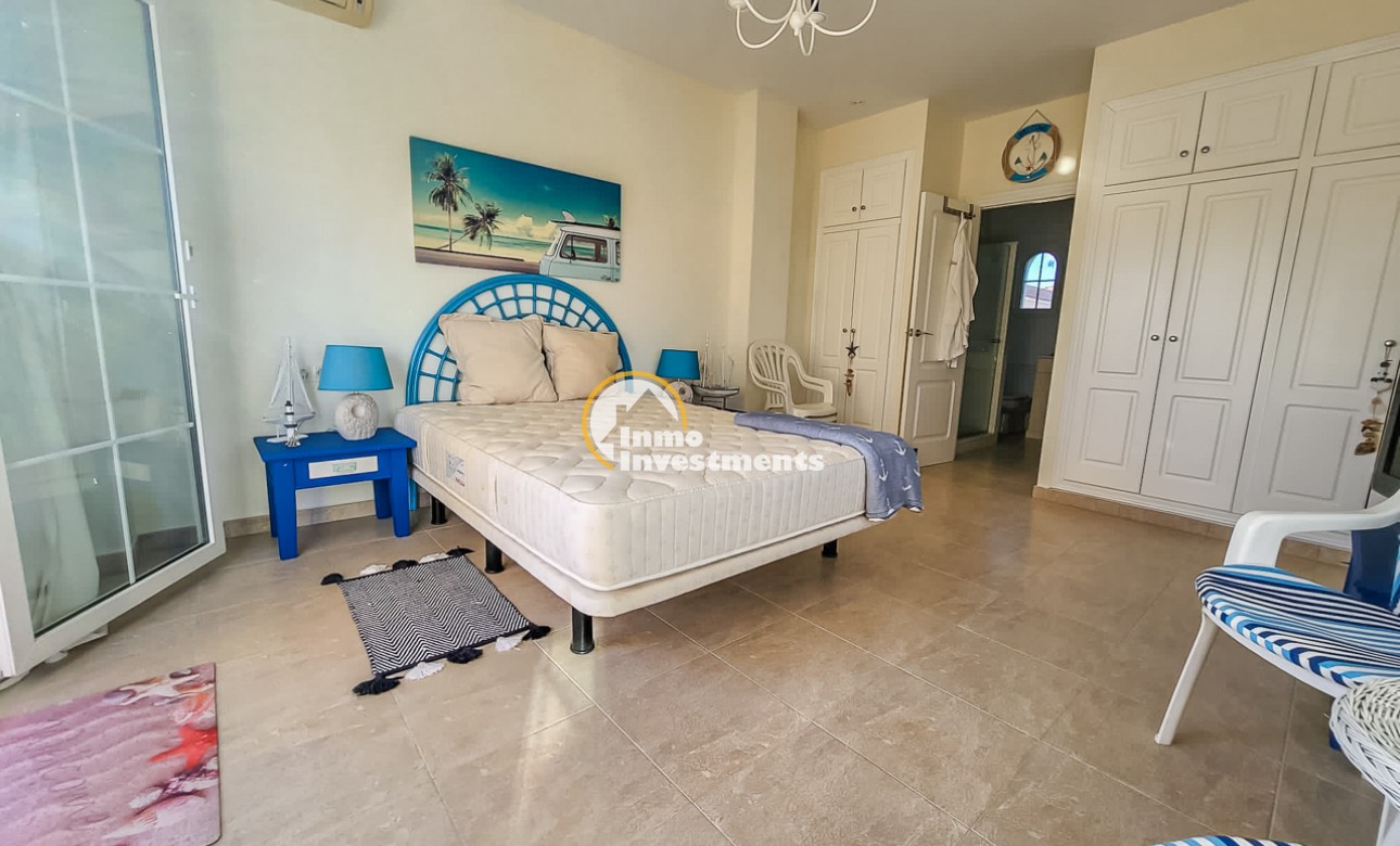 Resale - Villa - Playa Flamenca - Beachside