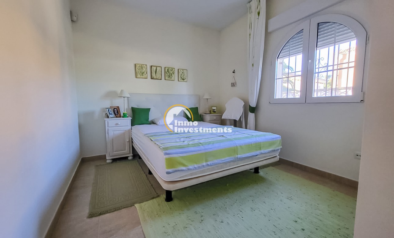 Resale - Villa - Playa Flamenca - Beachside