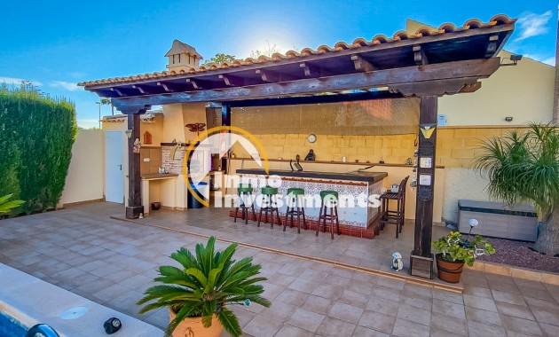 Resale - Villa - Playa Flamenca - Beachside