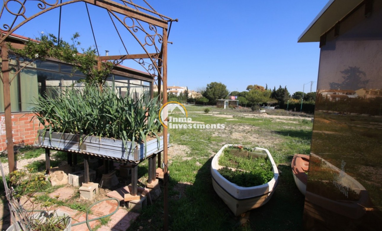 Reventa - Chalet independiente - Campoamor - Lomas de Don Juan