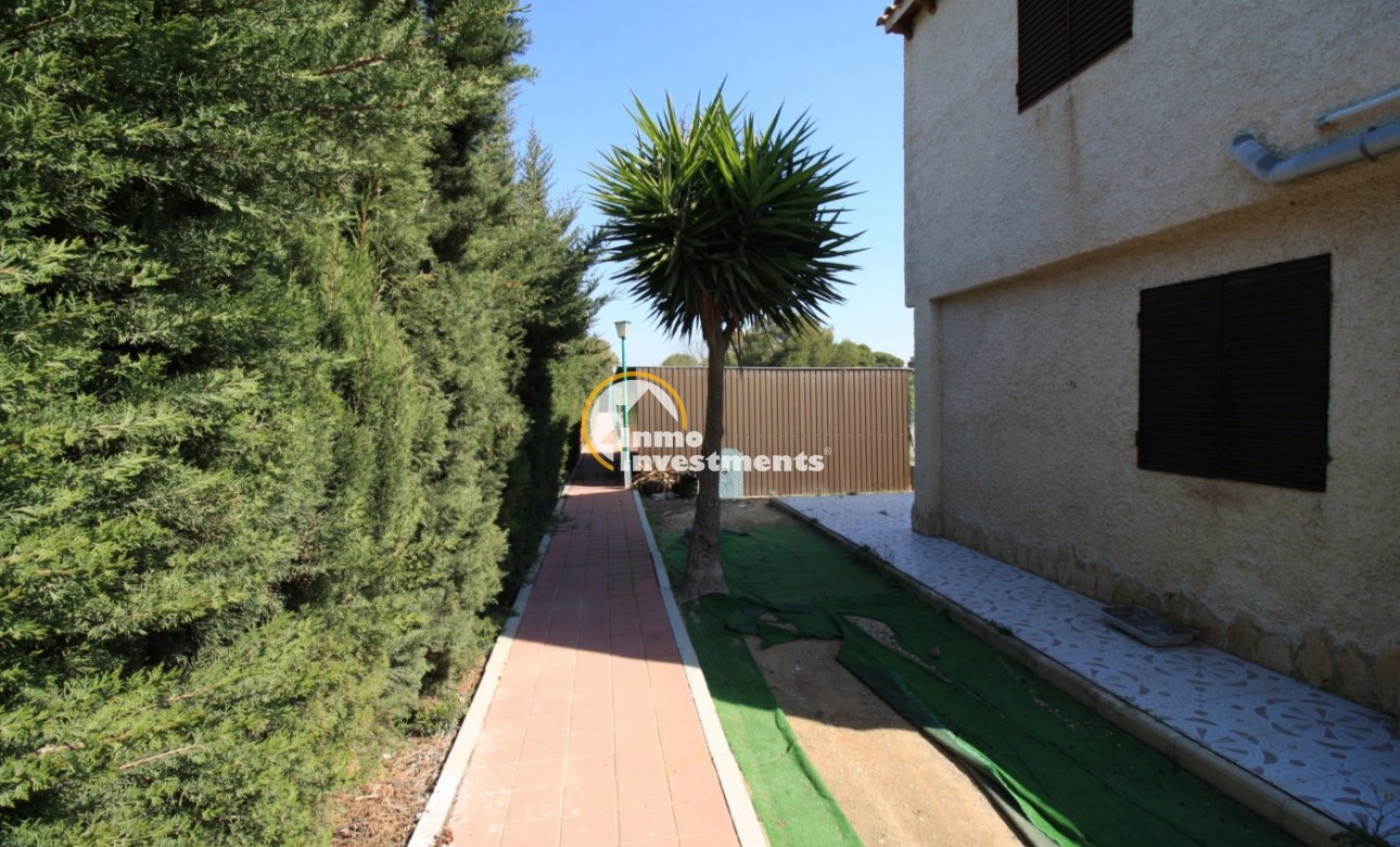 Reventa - Chalet independiente - Campoamor - Lomas de Don Juan