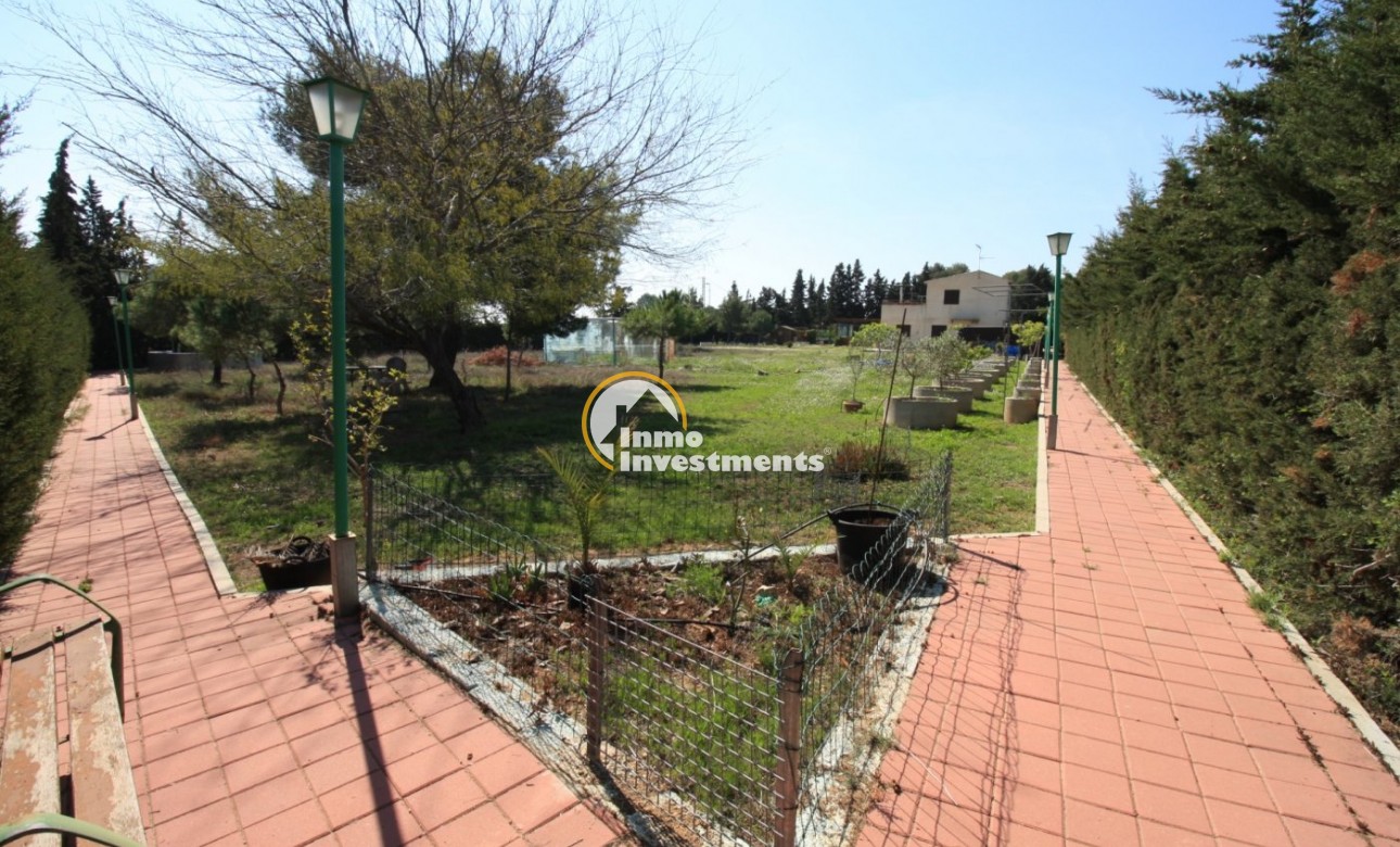 Reventa - Chalet independiente - Campoamor - Lomas de Don Juan