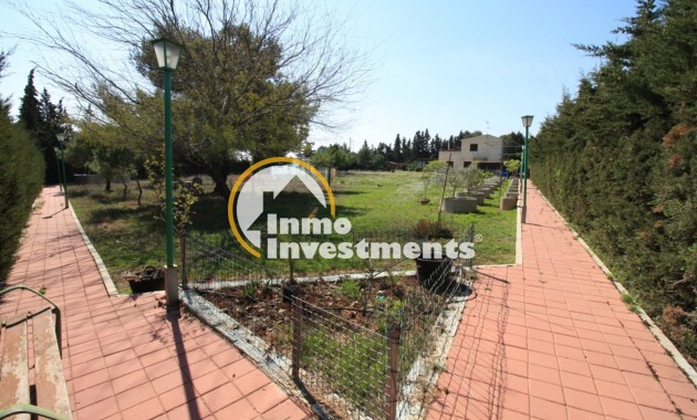 Reventa - Chalet independiente - Campoamor - Lomas de Don Juan