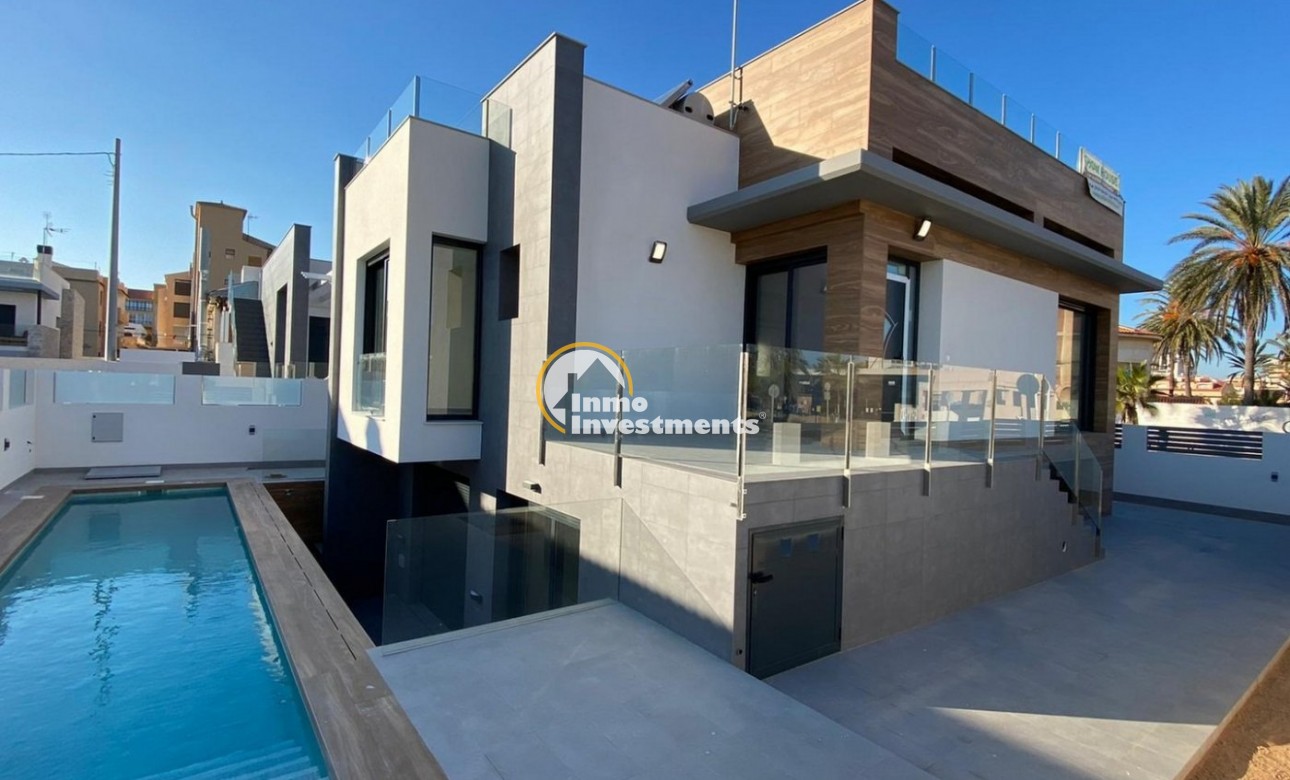 Obra nueva - Chalet independiente - Torrevieja - La Mata pueblo