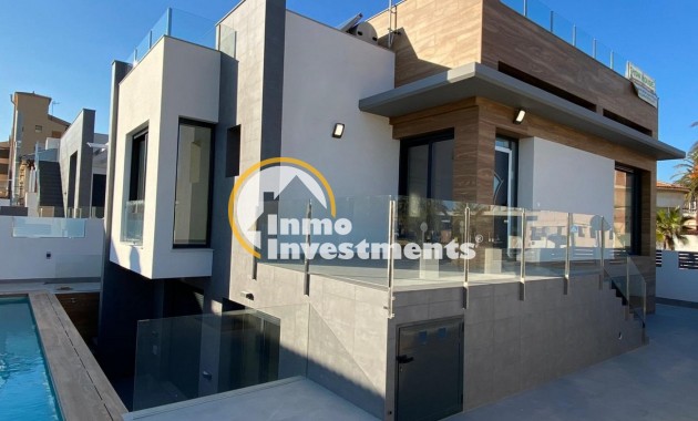 Obra nueva - Chalet independiente - Torrevieja - La Mata pueblo