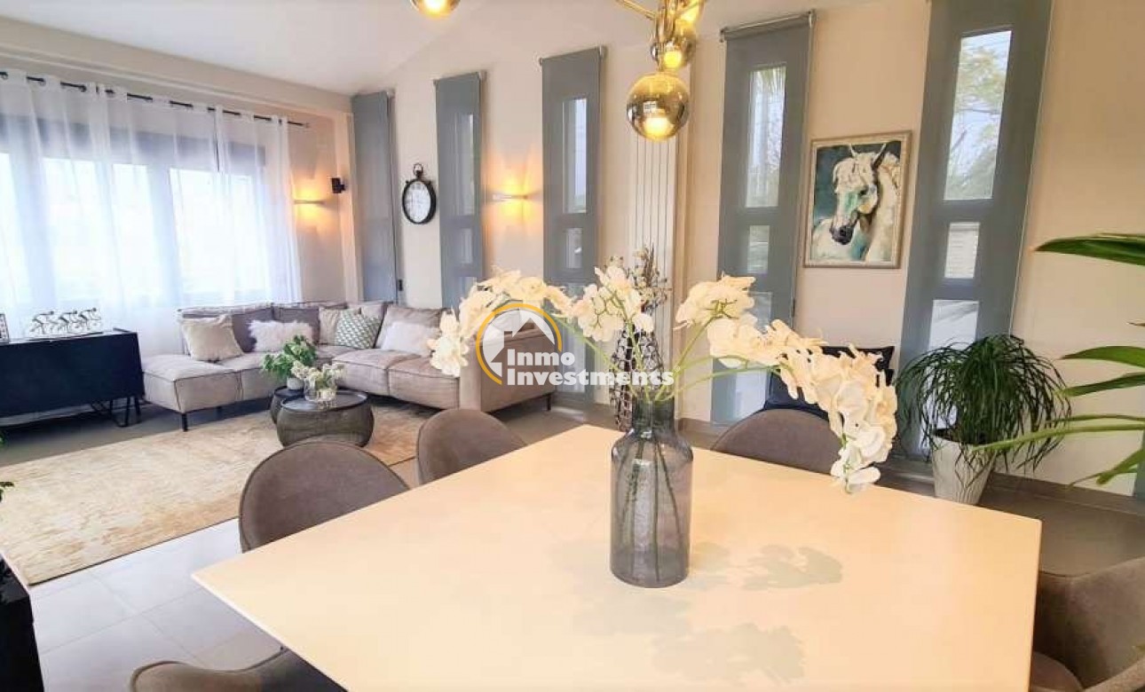 Resale - Villa - Calpe