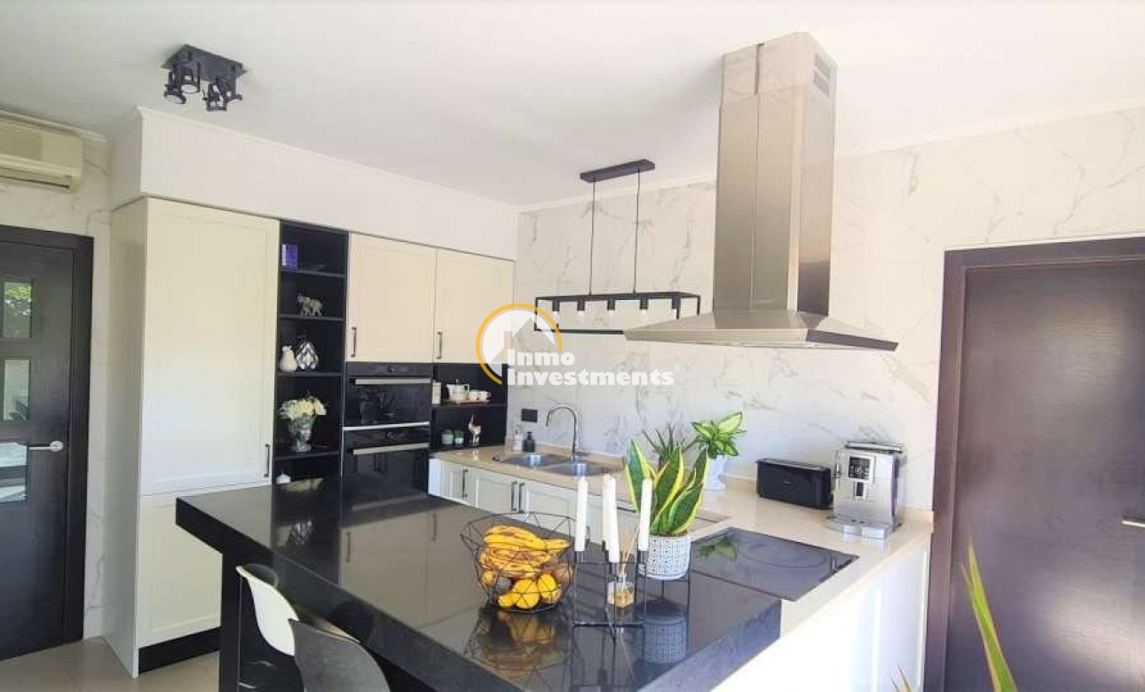 Resale - Villa - Calpe