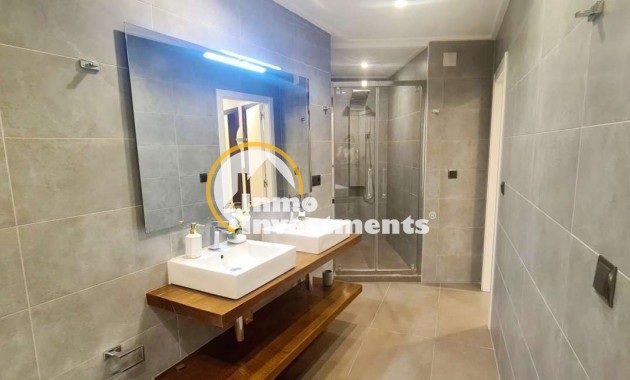 Resale - Villa - Calpe