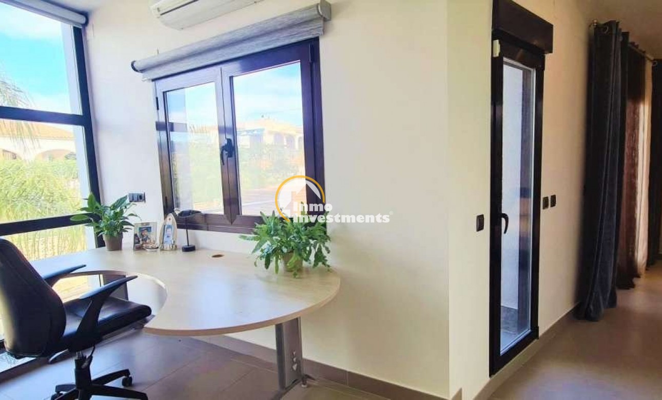 Resale - Villa - Calpe