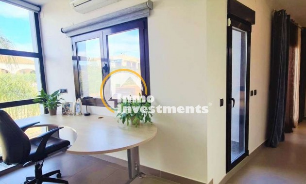 Resale - Villa - Calpe