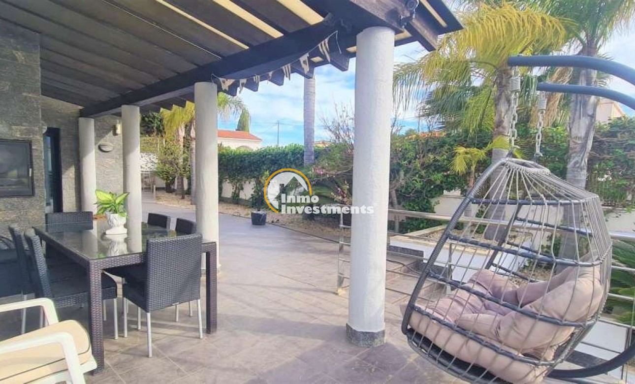 Resale - Villa - Calpe