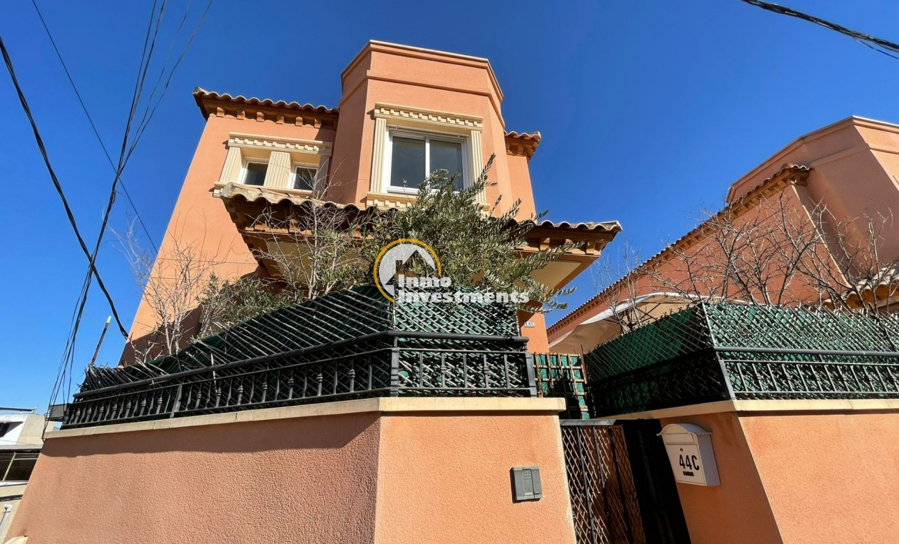 Bestaande bouw - Villa - Bigastro - 