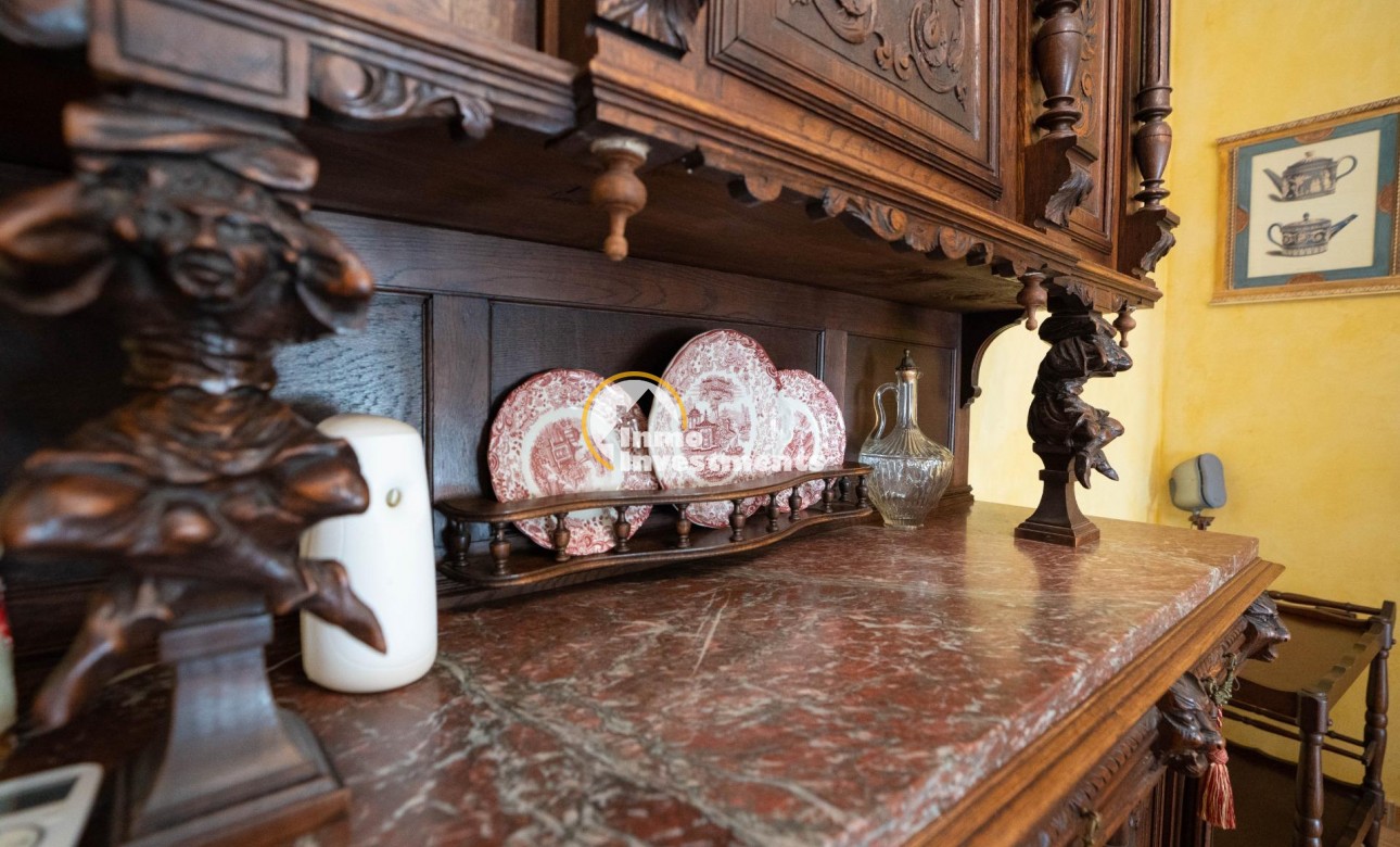 Reventa - Building unique - San Miguel de Salinas - CENTRO