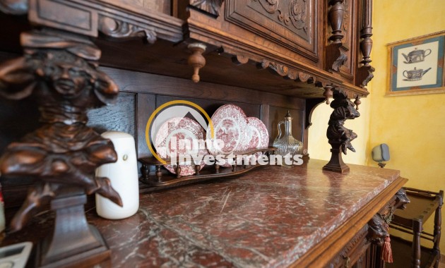 Reventa - Building unique - San Miguel de Salinas - CENTRO