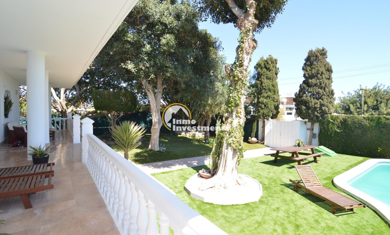 Reventa - Chalet independiente - Torrevieja - Centro