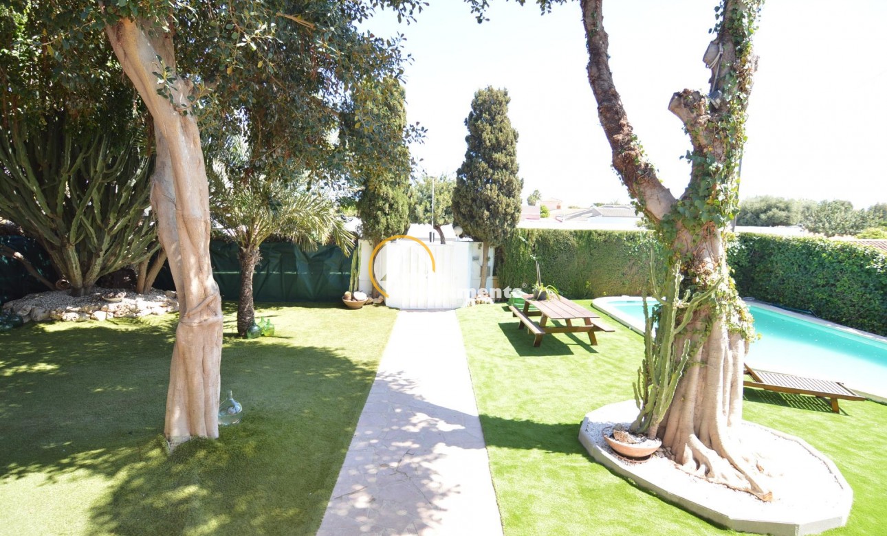 Reventa - Chalet independiente - Torrevieja - Centro