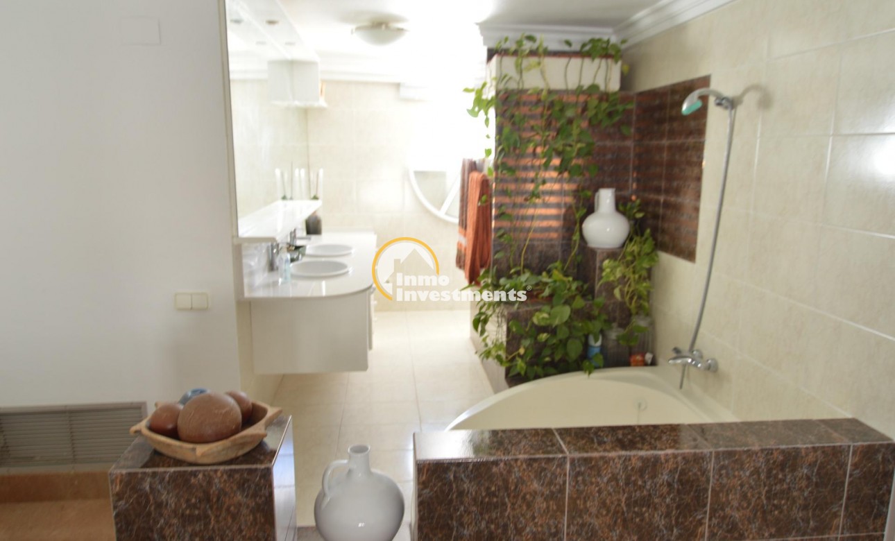 Reventa - Chalet independiente - Torrevieja - Centro