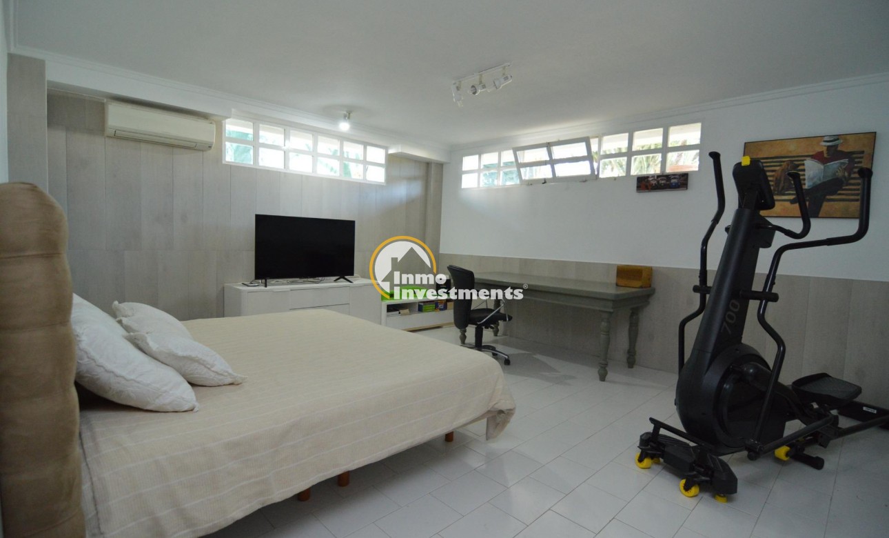 Reventa - Chalet independiente - Torrevieja - Centro