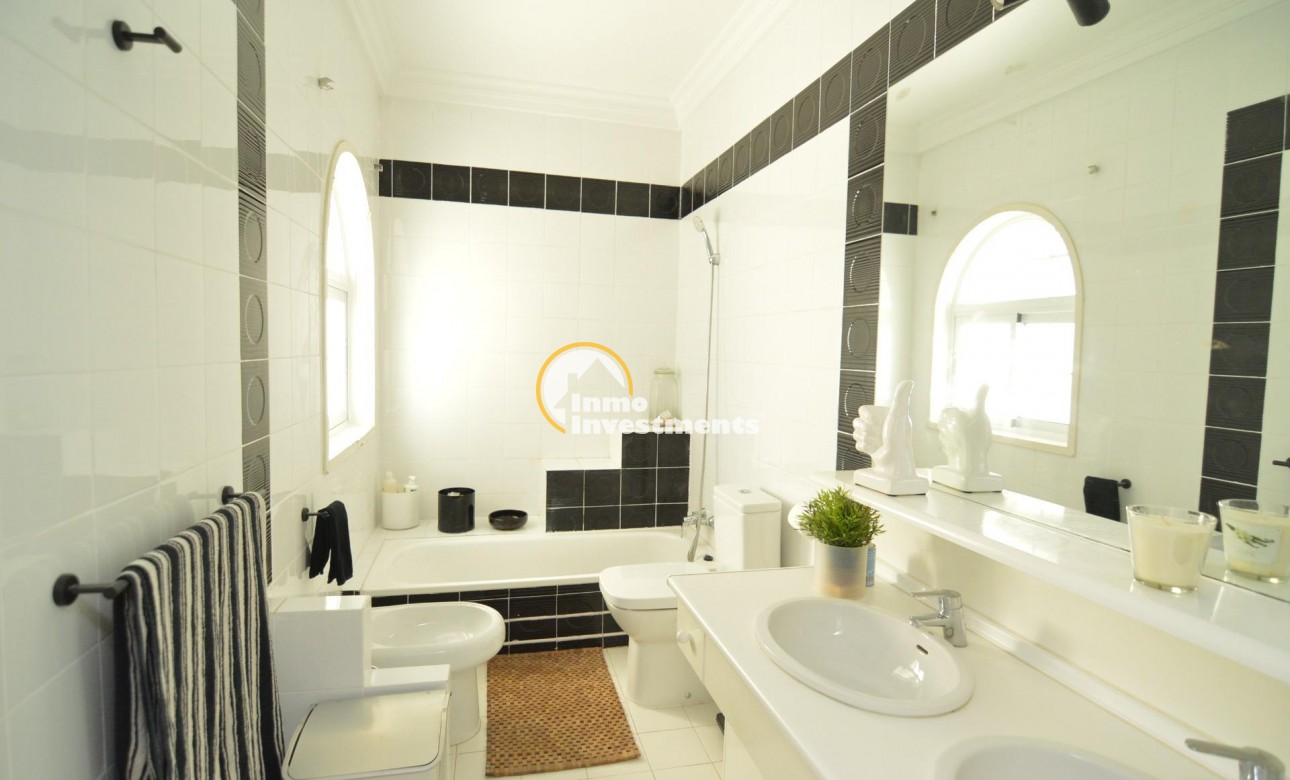 Reventa - Chalet independiente - Torrevieja - Centro