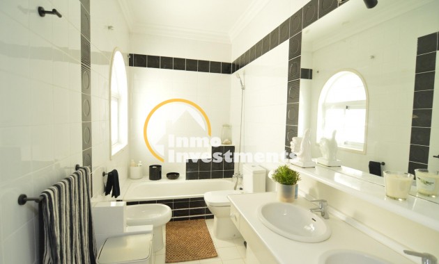 Reventa - Chalet independiente - Torrevieja - Centro