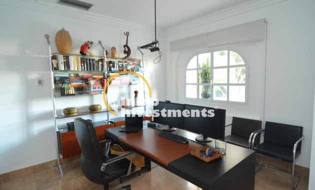 Reventa - Chalet independiente - Torrevieja - Centro