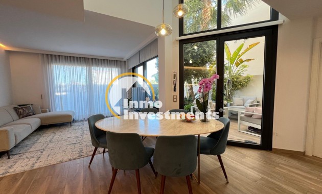 Obra nueva - Chalet independiente - Torrevieja - La Veleta