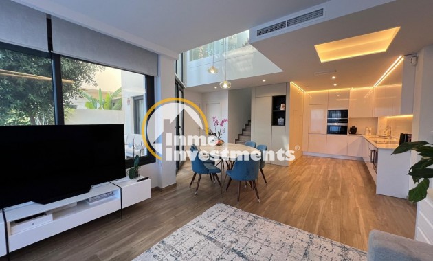 Obra nueva - Chalet independiente - Torrevieja - La Veleta