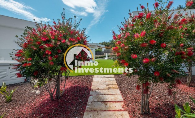 Resale - Villa - San Miguel de Salinas - Las Colinas Golf